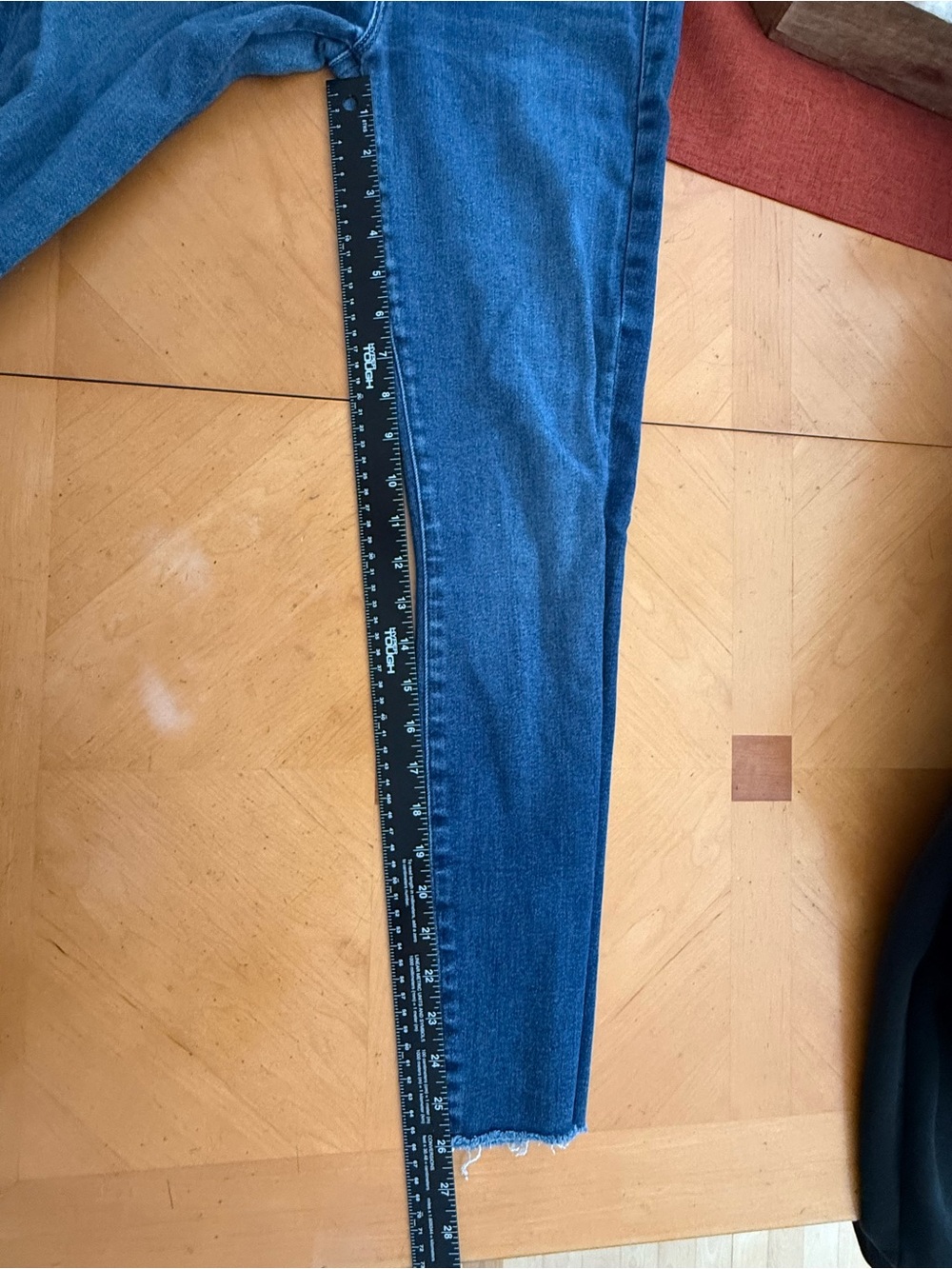Mother Jean High-Rise Looker Straight-Leg Jeans in Medium Blue -home Movies - Picture 15 of 15